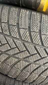 ZIMNÍ PNEU BRIDGESTONE 2x 295/35 R21 a 2x 265/40 R21 Porsche