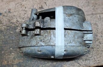 Kartery (bloky motoru) na Jawa 550/555