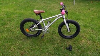 Velice Lehké Dětské kolo EARLY RIDER BELTER 16" 8/2023 můžu