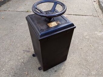 Starý olejový reostat