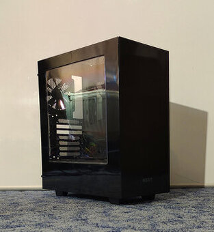 Skříň NZXT S340 lesklý povrch (ne matná)s průhlednou bočnicí