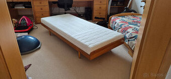Válenda s matrací - velmi dobrý stav