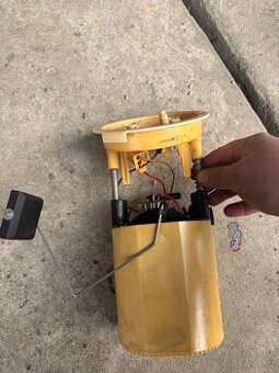 Plovák s Čerpadlem BMW E90 320d 120kw M47