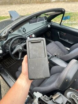 Popelník středové konzole Mazda mx-5 na
