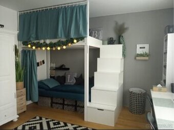 Patrová postel se 2 šuplaty ve schodech