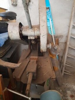 Rozbrušovací pila na kov