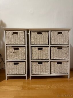 2 bílé komody vhodné do koupelny, obýváku, dětského pokoje