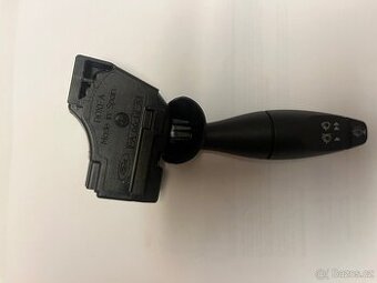 Přepínací páčka pravá na Ford fiesta 2004 mk V generace 5