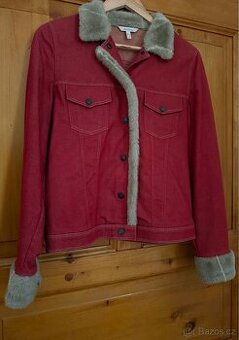 22 kusů dámského oblečení S, náhrdelník zdarma ✨