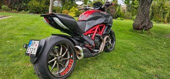 Ducati Diavel carbon
