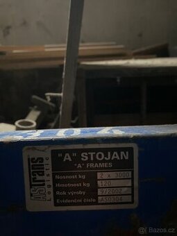 Průmyslový nosný stojan „A