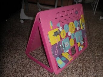 Aktivní senzomotorická tabule - hračka pro děti