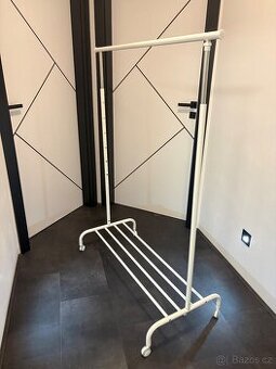 Šatní stojan Rigga IKEA