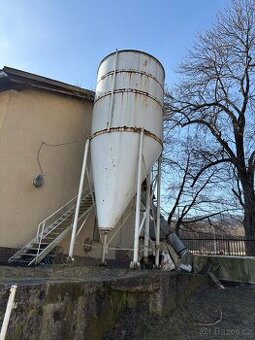 silo na obilí