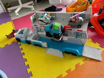 Tlapkova patrola Sada