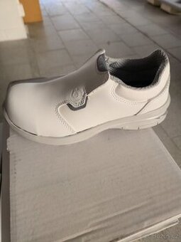 Pracovní obuv, voděodolné sandály Base B0962 WHR