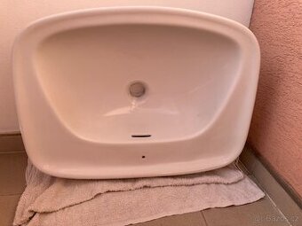 Umyvadlo keramické 60cm