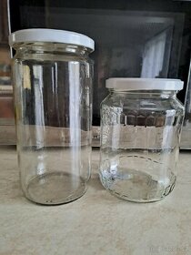 Zavařovací sklenice i s víčky různé velikosti