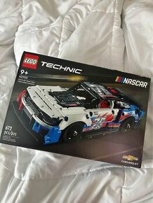 Lego Technic Nascar 42153