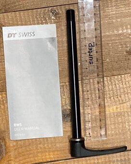 DT Swiss zadní osa 12x148mm