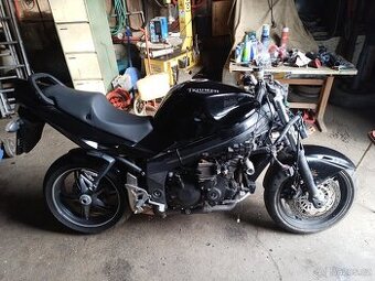 Triumph sprint 1050 st abs