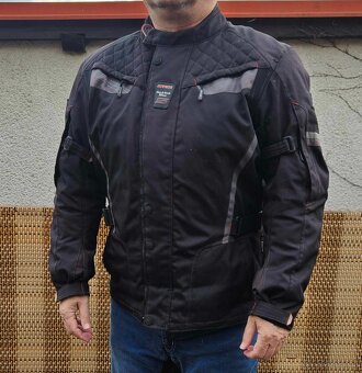 Motorkářská bunda