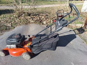 Prodám benzínovou zahradní sekačku s pojezdem