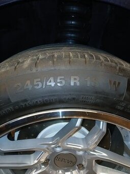 245/45 R18 Continental