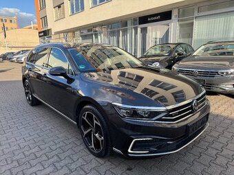 VW Passat B8 GTE 1.4 TSI 150kW DSG Tažné Panorama Matrix ACC