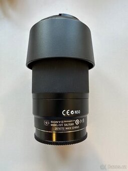 Objektiv Sony SAL75300 – 75–300 mm f/4.5–5.6 (A-mount)