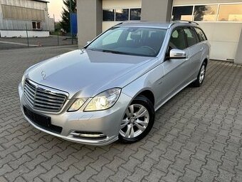 Mercedes-Benz E 200 CGI W212 KOMBI AUTOMAT BENZIN
