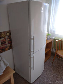Lednice Electrolux EN3201MOW