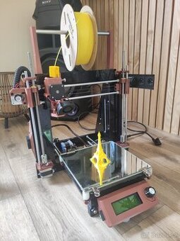 Přestavěná 3D tiskárna Geeetech I3