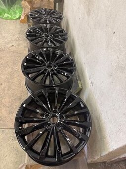 Hlinikova kola superb 3 trinity r19 5x112 černé
