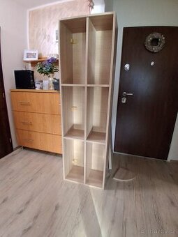 Knihovna vhodná k navrtání ke stropu nebo na zeď175x52cm