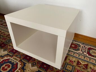 ODKLÁDACÍ STOLEK NA KOLEČKÁCH IKEA