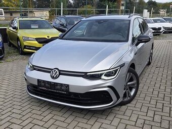 VW Golf VIII TSi DSG R-Line IQ LIGHT KAMERA TAŽNÉ