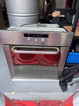 Whirlpool FXTM6  horkovzdušná trouba