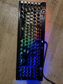 Nepoužitá klávesnice Corsair k100 rgb