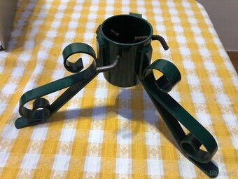 stojánek na vánoční stromek