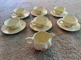 Krásná sada originálních hrníčků plus konvička