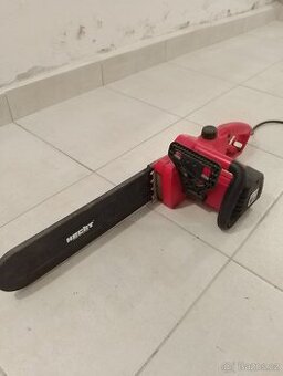 Elektrická řetězová pila Hecht