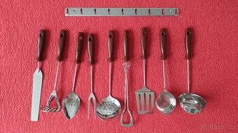 RETRO KUCHYŇSKÉ POMŮCKY