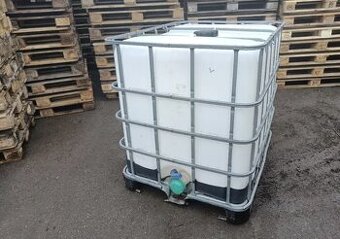 1000 l nádrž IBC