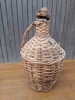 Starý opletený demižón - LIHOVAR MLADÁ BOLESLAV