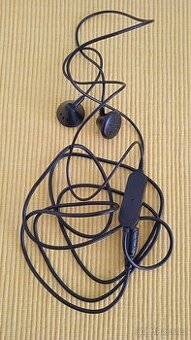 Nová pecková sluchátka