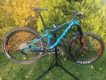 SCOTT SPARK 710, Vzduch. vidlice FOX, Shimano XT 2x11, Rám M