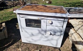 Sporák  na pevná paliva