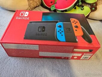 Nintendo Switch + hry + příslušenství + krabice