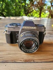 Prodám fotoaparát PENTAX P30.